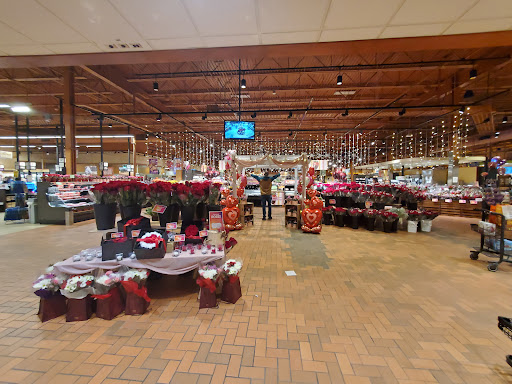 Supermarket «Wegmans», reviews and photos, 6789 E Genesee St, Fayetteville, NY 13066, USA