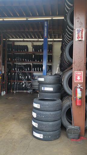 Car Repair and Maintenance «Pep Boys Auto Service & Tire», reviews and photos, 1950 Newport Blvd, Costa Mesa, CA 92627, USA