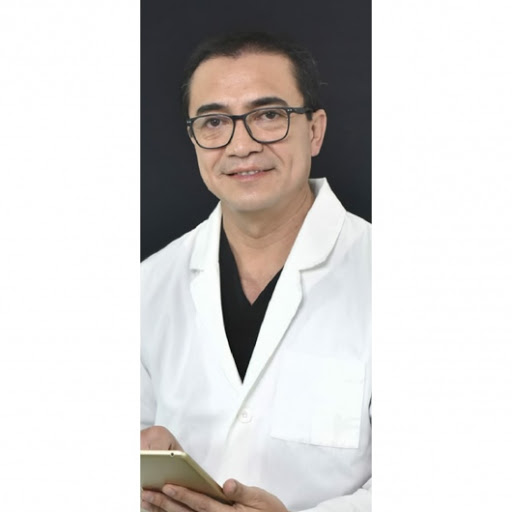 Dr. Nicolás Hernández García, Urólogo