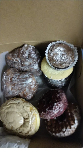 Bakery «Oxford Doughnut Shoppe», reviews and photos, 120 S Locust St, Oxford, OH 45056, USA