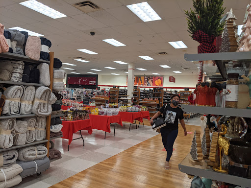 Department Store «T.J. Maxx», reviews and photos, 1650 Miami Gardens Dr, North Miami Beach, FL 33179, USA