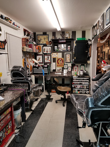 Tattoo Shop «Rabbits Den Tattoo Parlor», reviews and photos, 120 N Main St, Milltown, NJ 08850, USA