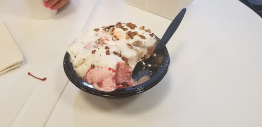 Ice Cream Shop «Sanders Chocolate & Ice Cream Shoppes - Wyandotte», reviews and photos, 3042 Biddle Ave, Wyandotte, MI 48192, USA