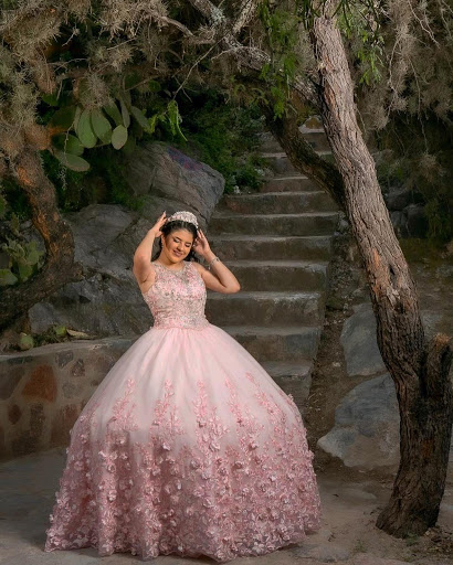Victoria's Elegance Quinceañera & Bridal