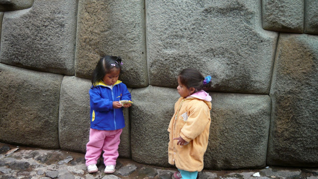 Piedra de los 13 ángulos. - Cusco