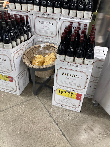 Grocery Store «Kroger», reviews and photos, 5161 Hampsted Village Center Way, New Albany, OH 43054, USA