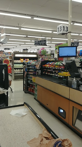 Grocery Store «Kroger», reviews and photos, 19855 Twelve Mile Rd, Southfield, MI 48076, USA