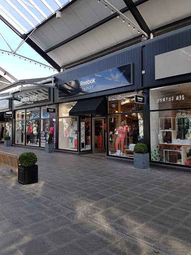 Stores to buy benetton women's products Swansea