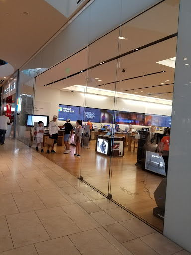 Computer Store «Microsoft Store - Dadeland Mall», reviews and photos, 7535 Dadeland Mall Cir W #2416, Miami, FL 33156, USA