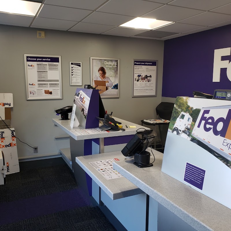 FedEx Ship Center