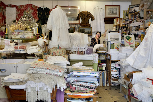 Magasin d'antiquités Antiquités du Château Nantes, Linge Ancien, Dentelles Anciennes Nantes