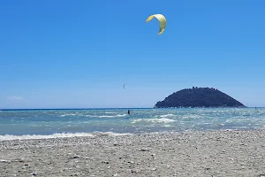 Spiaggia libera ad Albenga image
