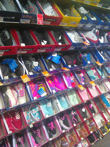 Shoe Store «Payless ShoeSource», reviews and photos, 1045 N Wilson Way, Stockton, CA 95205, USA