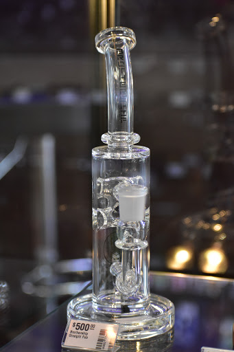 Vaporizer Store «Smoke Spot Smoke Shop», reviews and photos, 24424 Hawthorne Blvd, Torrance, CA 90505, USA