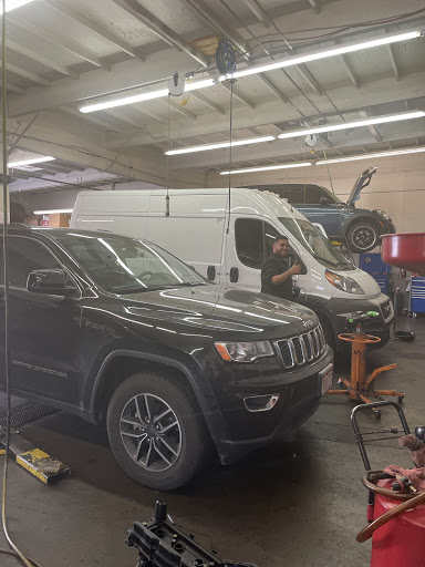 Auto Repair Shop «Meineke Car Care Center», reviews and photos, 121 Whittier Blvd, Montebello, CA 90640, USA