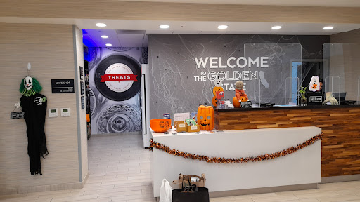 Hampton Inn & Suites Gilroy image
