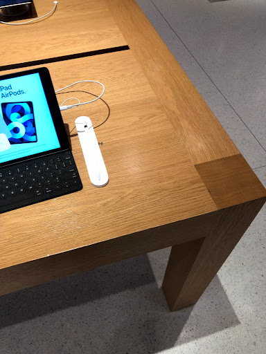 Computer Store «Apple Alderwood Mall», reviews and photos, 3000 184th St SW, Lynnwood, WA 98037, USA