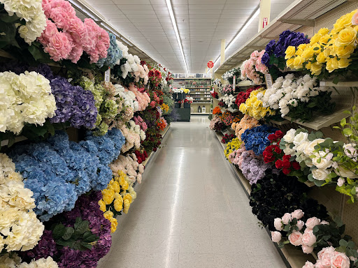 Craft Store «Hobby Lobby», reviews and photos, 2102 N Neil St Suite 2, Champaign, IL 61820, USA