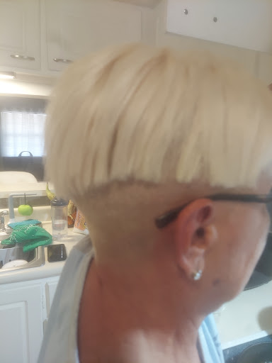 Beauty Salon «Arelis Beauty Salon Dominican Blowout Starting @$30», reviews and photos, 9318 E Colonial Dr, Orlando, FL 32817, USA