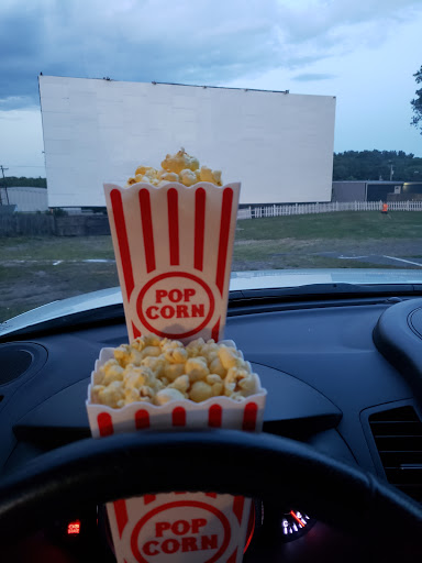 Drive-in Movie Theater «Rustic Drive in Theatre», reviews and photos, Louisquisset Pike, North Smithfield, RI 02896, USA