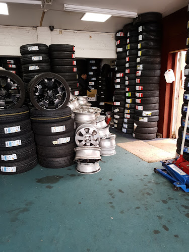 Reviews of Tyre Warehouse in Newcastle upon Tyne - Tire shop