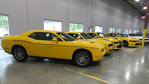 Jeep Dealer «Findlay Chrysler Jeep Dodge RAM INDOOR Dealership», reviews and photos, 25600 SW Parkway Center Dr, Wilsonville, OR 97070, USA