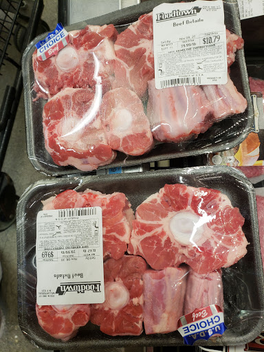 Grocery Store «Foodtown of Williamsburg», reviews and photos, 159 N 3rd St, Brooklyn, NY 11211, USA