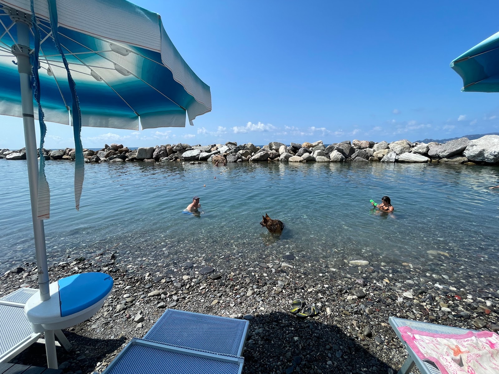 Fotografija La spiaggia di Preli a Chiavari podprto z obalami