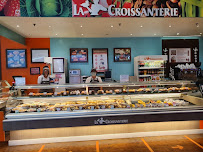 Atmosphère du Sandwicherie La Croissanterie à Montigny-le-Bretonneux - n°5