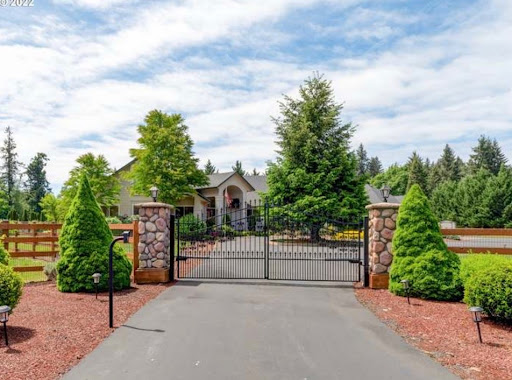 Real Estate Agency «Laura Gillott Home Team - Keller Williams Realty», reviews and photos, 1055 W Airway Rd, Lebanon, OR 97355, USA