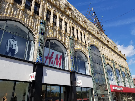 H&M, 2 S 69th St, Upper Darby, PA 19082, USA, 