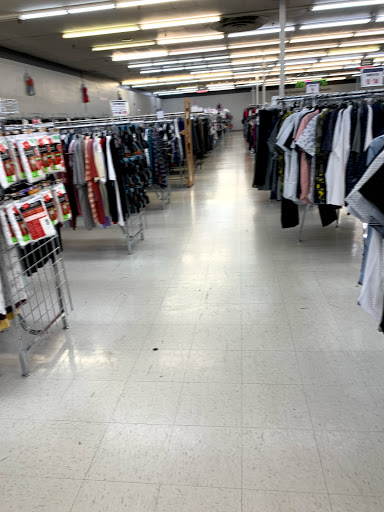 Discount Store «Discount Fashion Warehouse Kettering», reviews and photos, 2836 Wilmington Pike, Kettering, OH 45419, USA