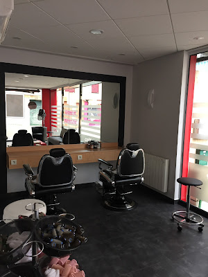 COIFFEUR SALON VENET (barbier,coloration végétale) à Crêches-sur-Saône