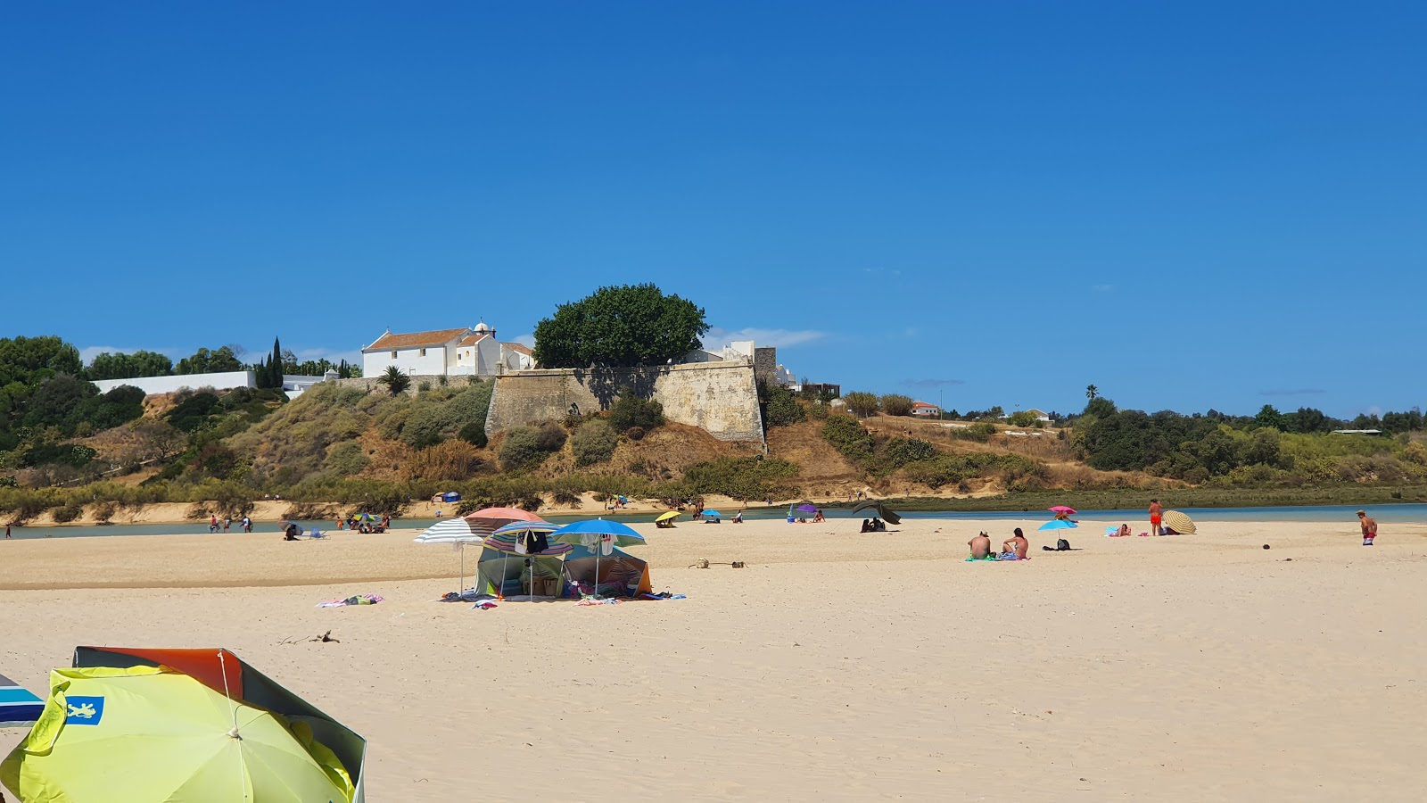 Praia de Cacela Velha'in fotoğrafı imkanlar alanı
