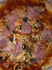 Pizza du Restaurant italien Gusto Italia Amélie à Paris - n°9