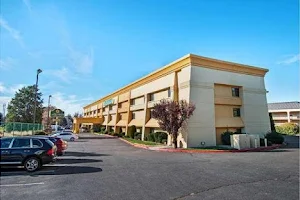 La Quinta Inn & Suites by Wyndham Albuquerque Journal Ctr NW image