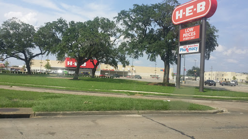 Grocery Store «H-E-B Grocery», reviews and photos, 3590 College St, Beaumont, TX 77701, USA