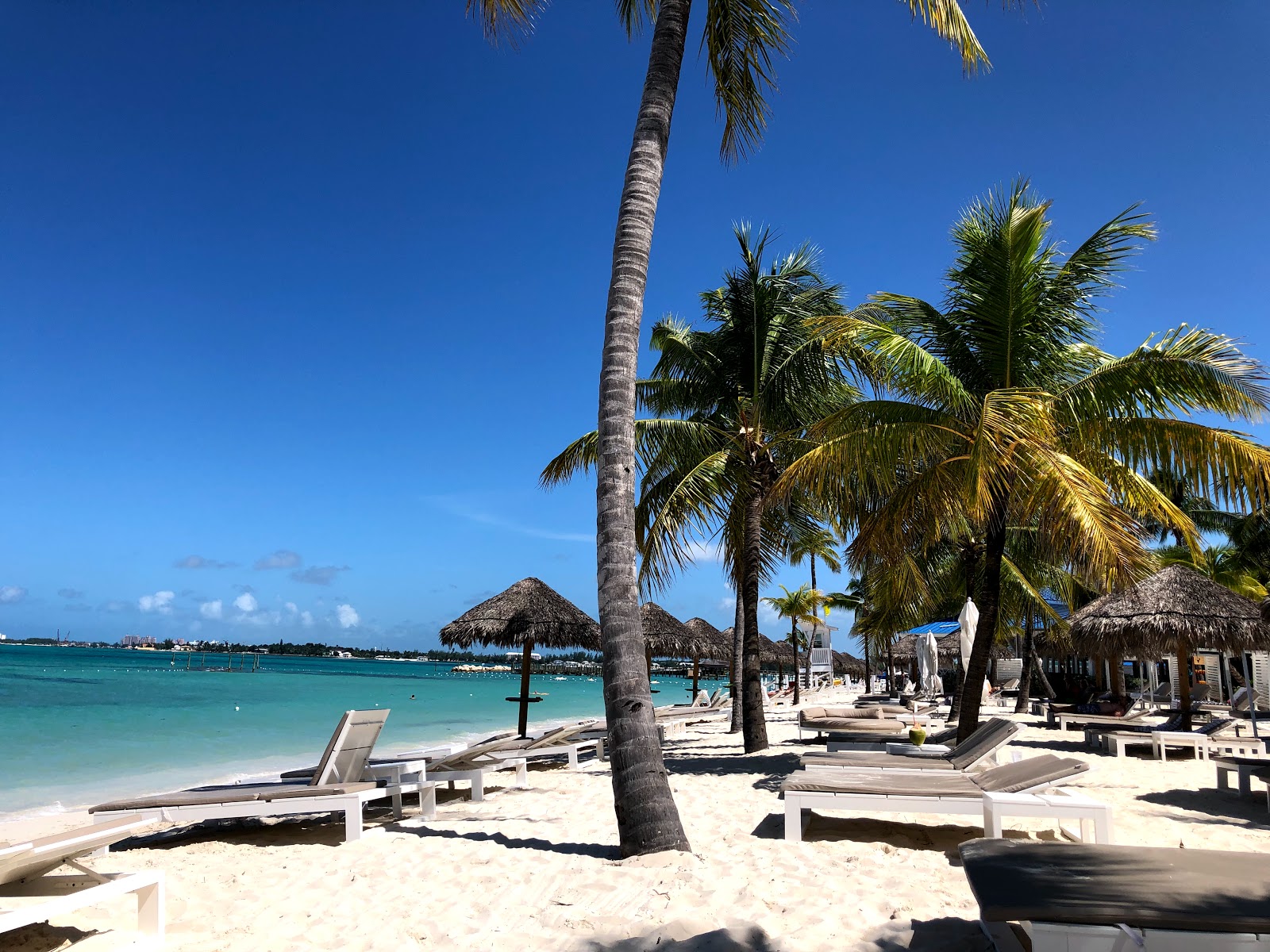Foto di Baha Mar beach con molto pulita livello di pulizia
