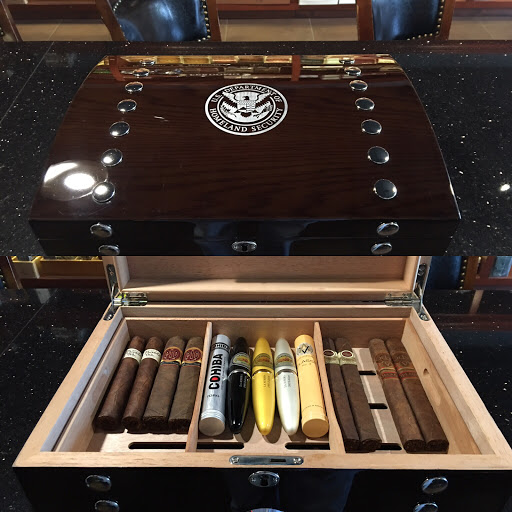 Cigar Shop «Mancave Cigar Lounge», reviews and photos, 2920 E Commercial Blvd, Fort Lauderdale, FL 33308, USA
