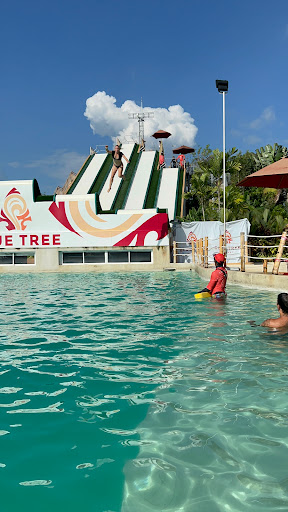 Public outdoor pools Phuket