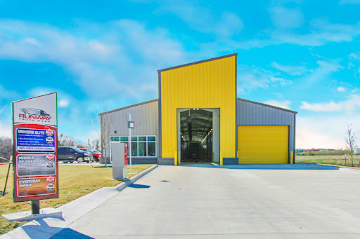 Runway Truck Wash en Hutchins