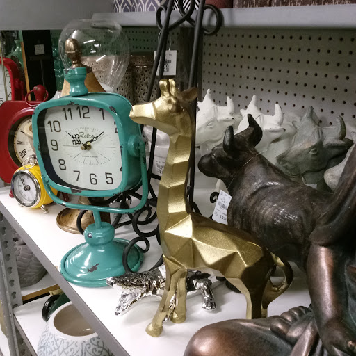 Home Goods Store «Tuesday Morning», reviews and photos, 23855 Hawthorne Blvd, Torrance, CA 90505, USA