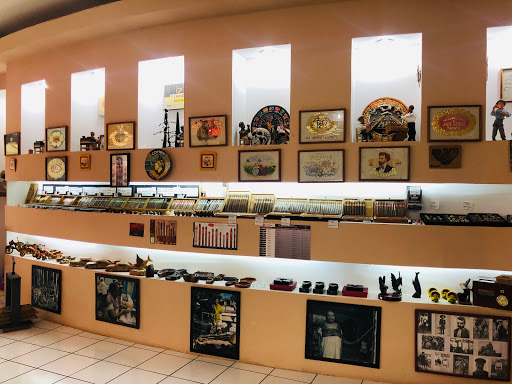 Smoke Shop, Tabaco shop & Souvenirs