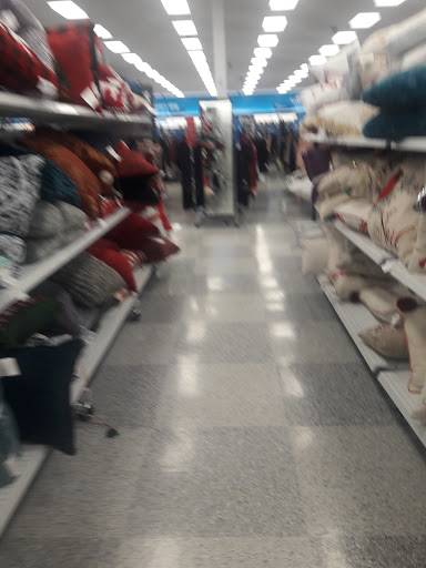 Clothing Store «Ross Dress for Less», reviews and photos, 10700 MacArthur Blvd, Oakland, CA 94605, USA