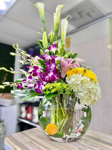 Florist «More Than Flowers», reviews and photos, 109 SE 2nd St, Miami, FL 33131, USA