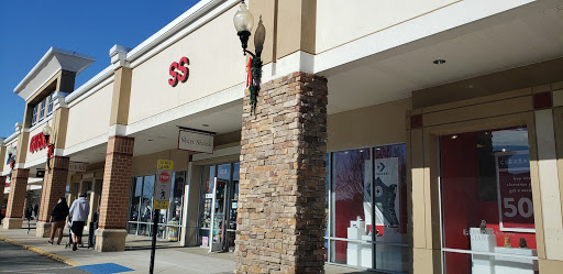 Shopping Mall «Queenstown Premium Outlets», reviews and photos, 441 Outlet Center Dr, Queenstown, MD 21658, USA