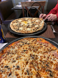 Plats et boissons du Pizzeria Royal Pizza à Clermont - n°4