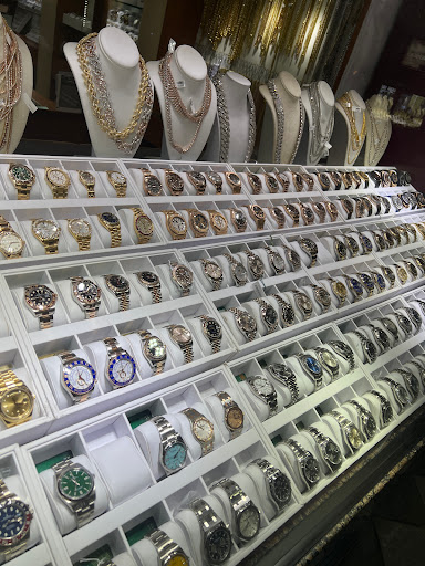 Watch Store «Diamond Club Jewelry Store Miami, Used Rolex Watches Miami», reviews and photos, 36 NE 1st St #154, Miami, FL 33132, USA