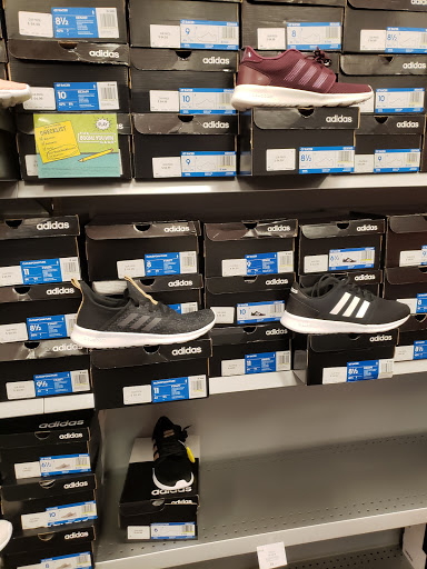 Shoe Store «Shoe Carnival», reviews and photos, 466 Pinnacle Pkwy, Bristol, TN 37620, USA