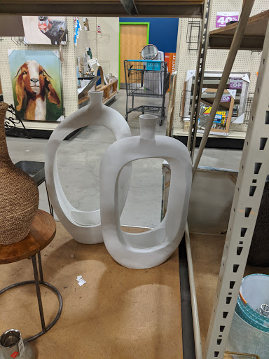 Home Goods Store «At Home», reviews and photos, 5901 Mercury Dr, Dearborn, MI 48126, USA